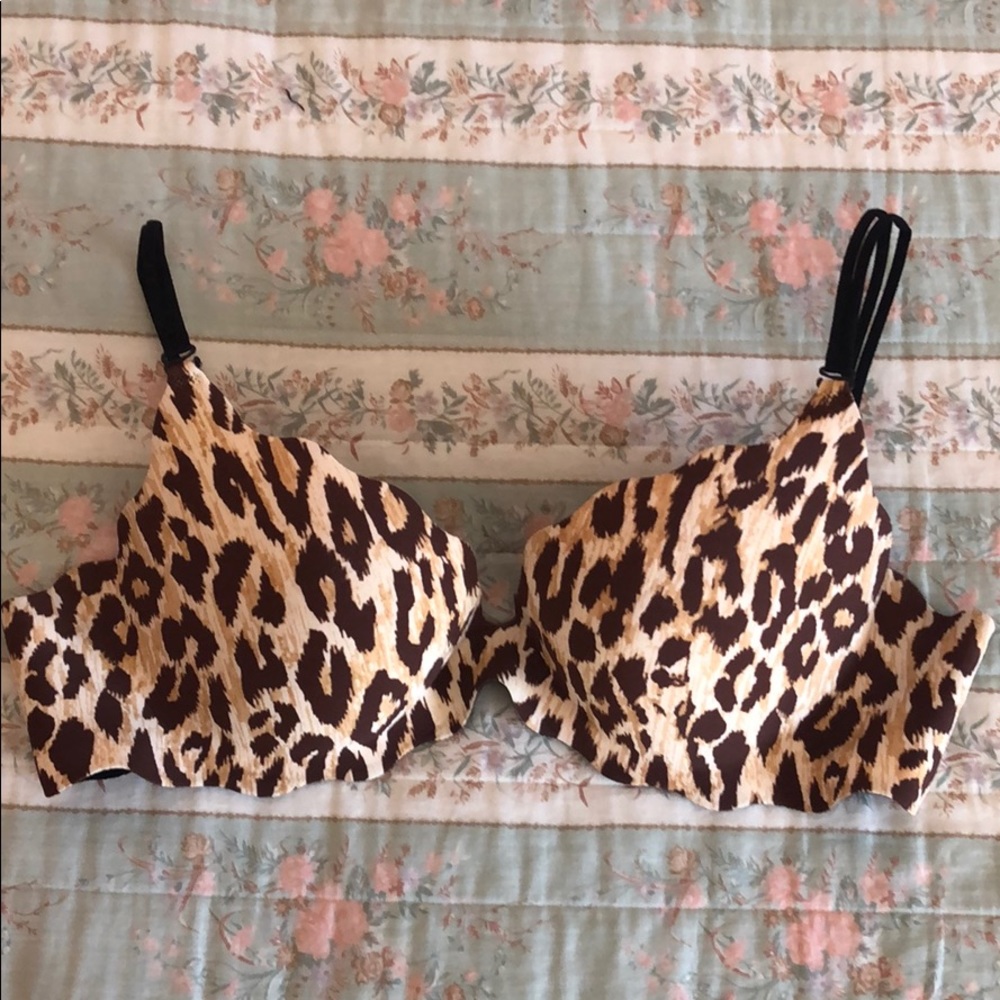 Like New! 38C Victoria’s Secret Push Up Bra